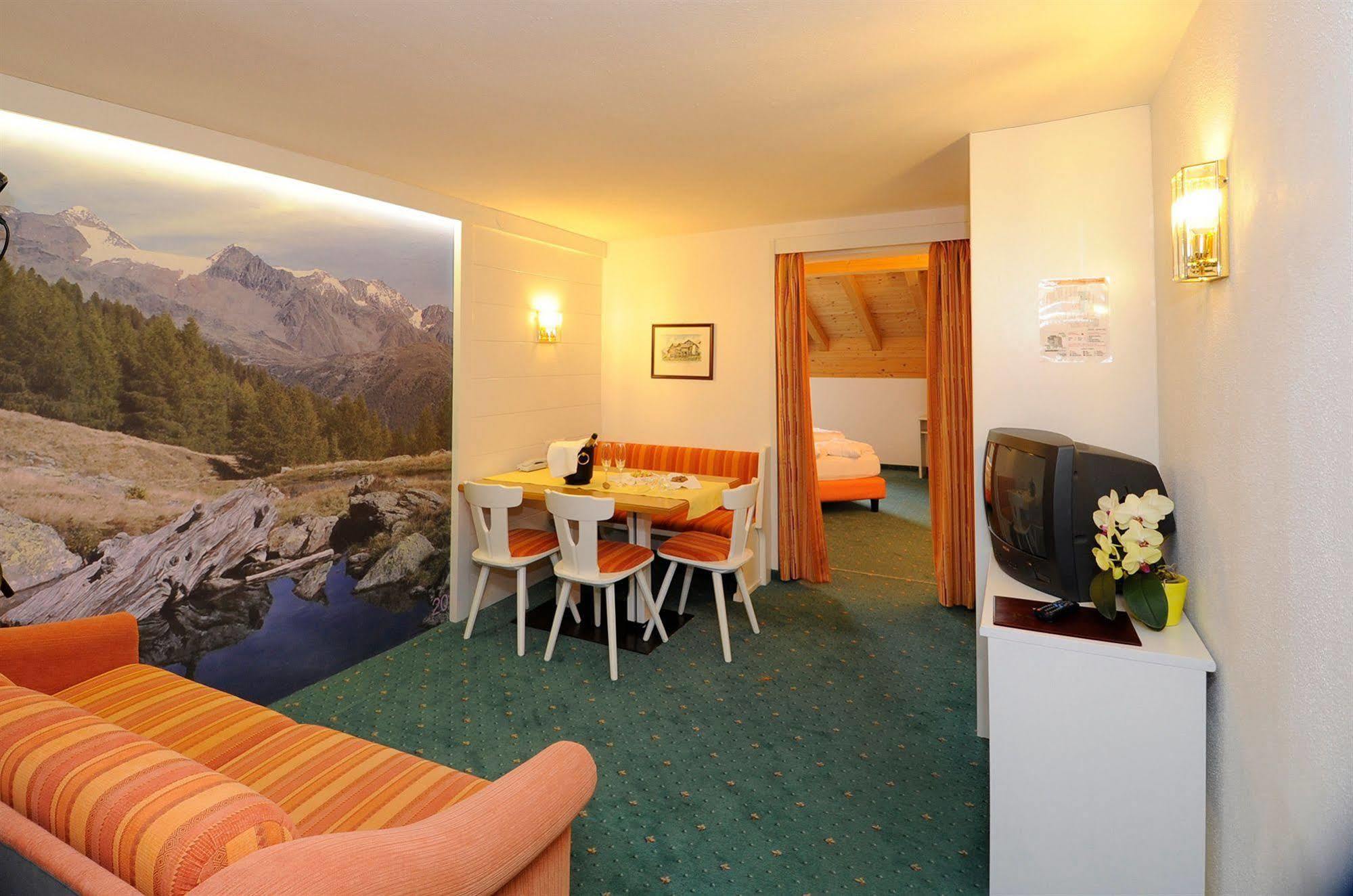 Hotel Alpenjuwel 3*